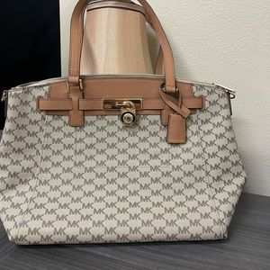 Michael kors purse